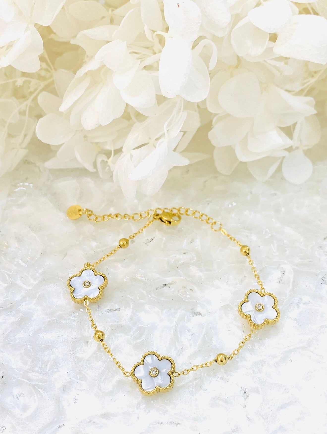 Bracelet trèfle blanc brillant 🤍