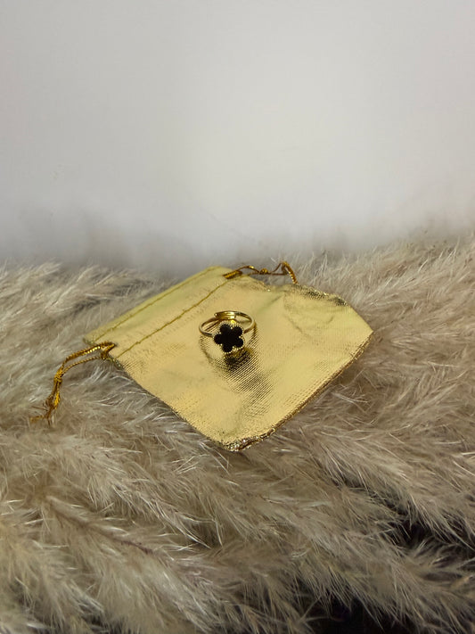 Bague trèfle noir✨